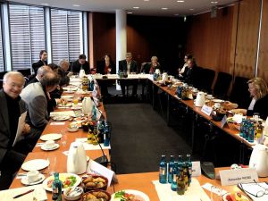 Parlamentarisches Frühstück zum Thema Wirtschaft und Menschenrechte