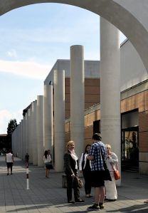 Rundgang auf der Straße der Menschenrechte
