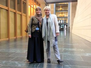 Dhekra Toufahi und Gabriela Heinrich